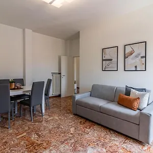 https://fiera-di-ferrara-huge-apartment-x7.emilia-romagnahotels.net