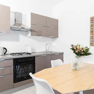 https://italianway-corso-cavallotti-223.hotelitalianriviera.com